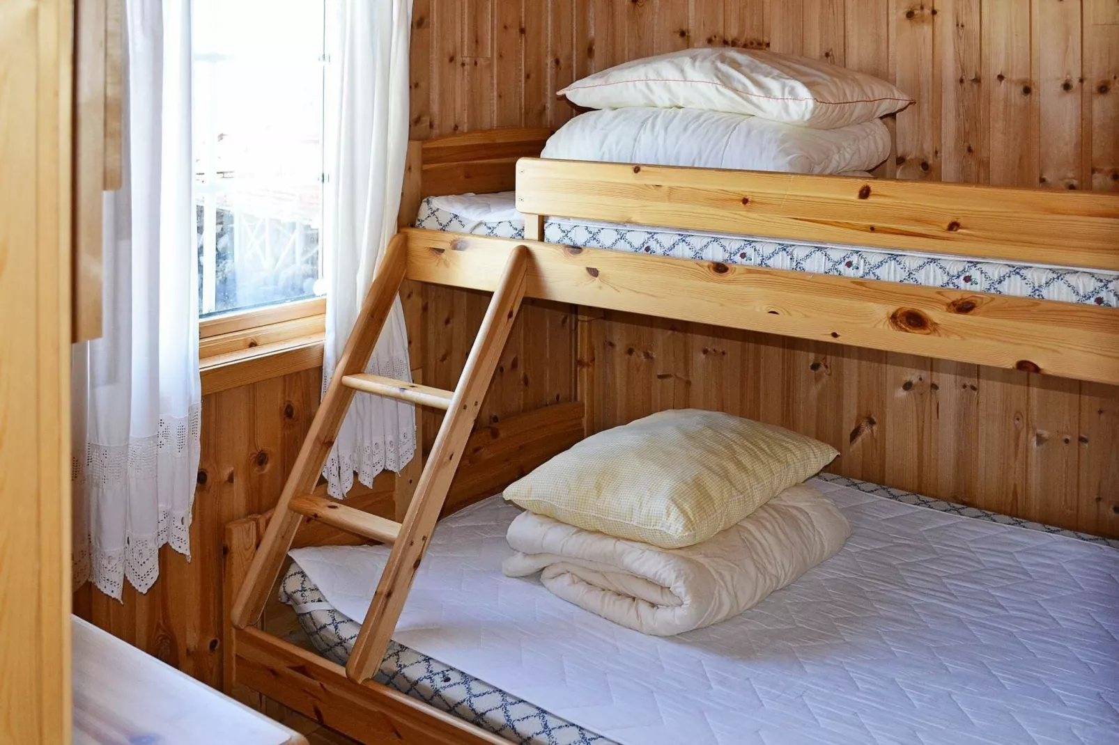 3 person holiday home in Henningsvær-By Traum-Indoor