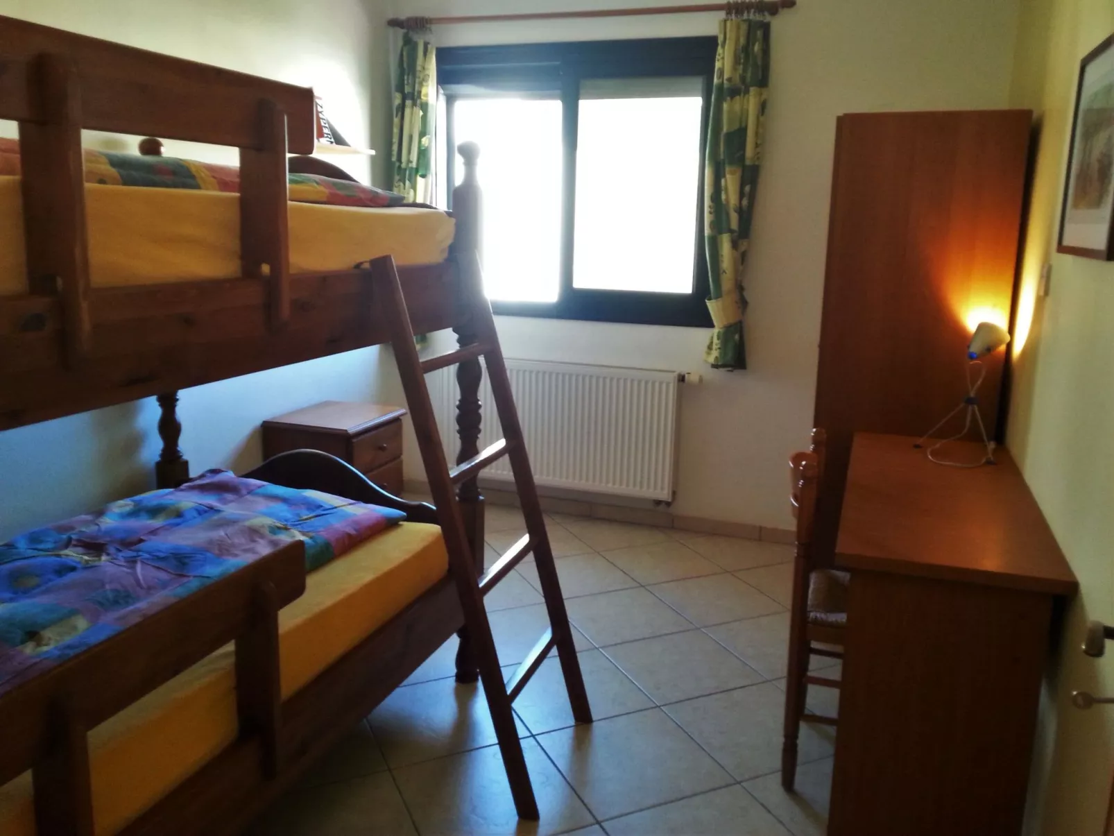 Für fünf Personen mit Balkon-Inside