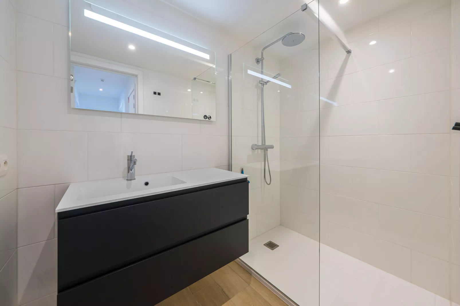 Matisse 0101-Bathroom