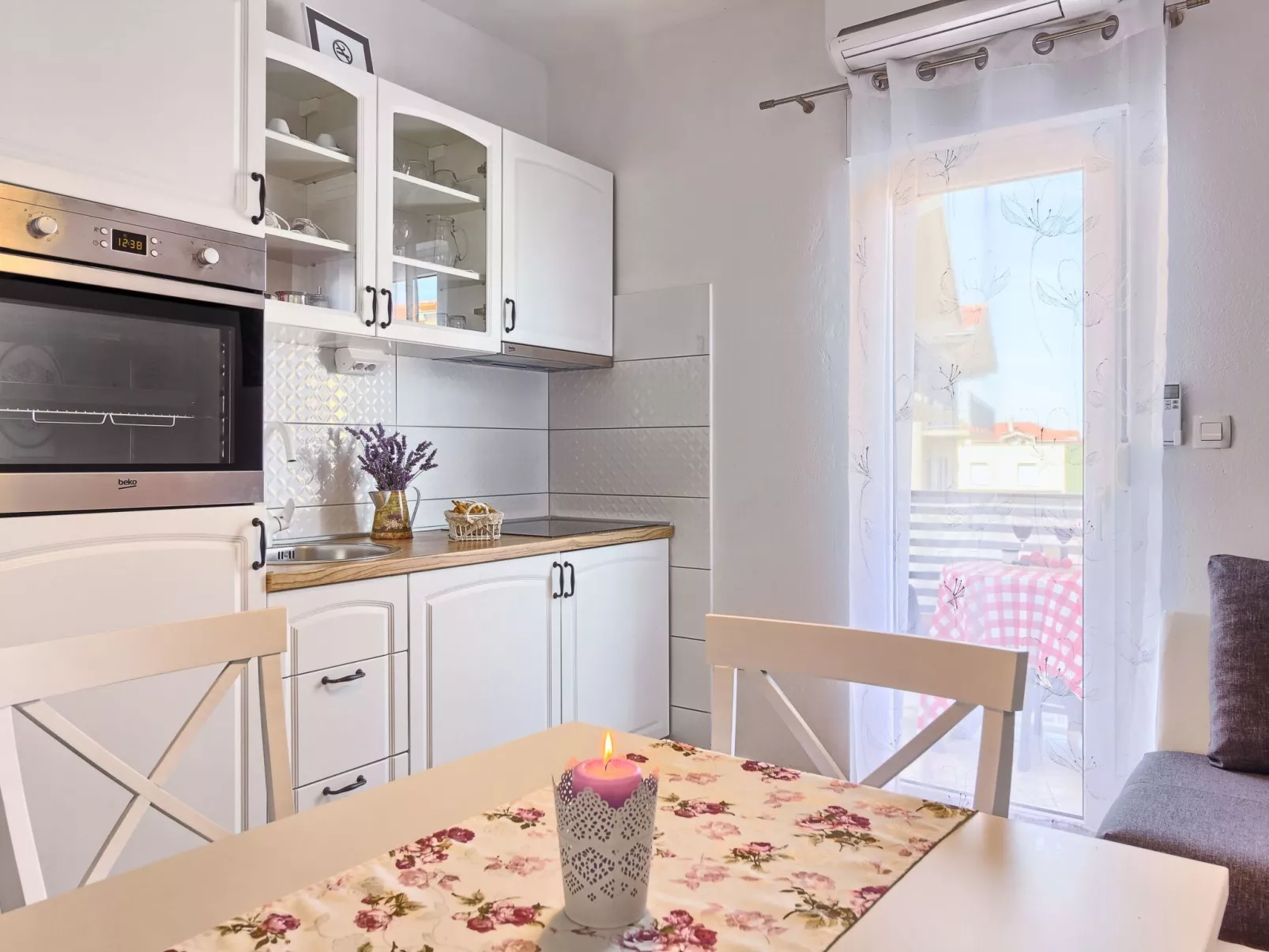 Gemütliches Studio mit Balkon-Drinnen