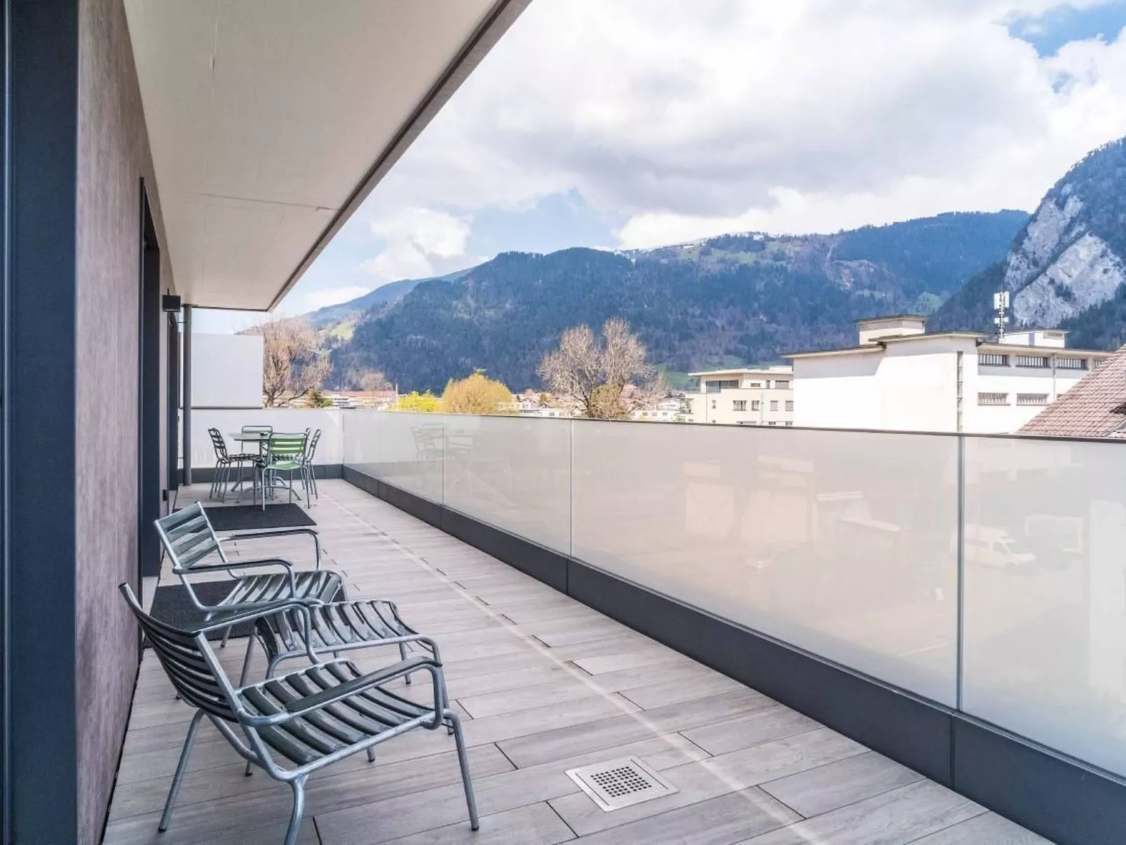 Apartment Anemone-Dehors