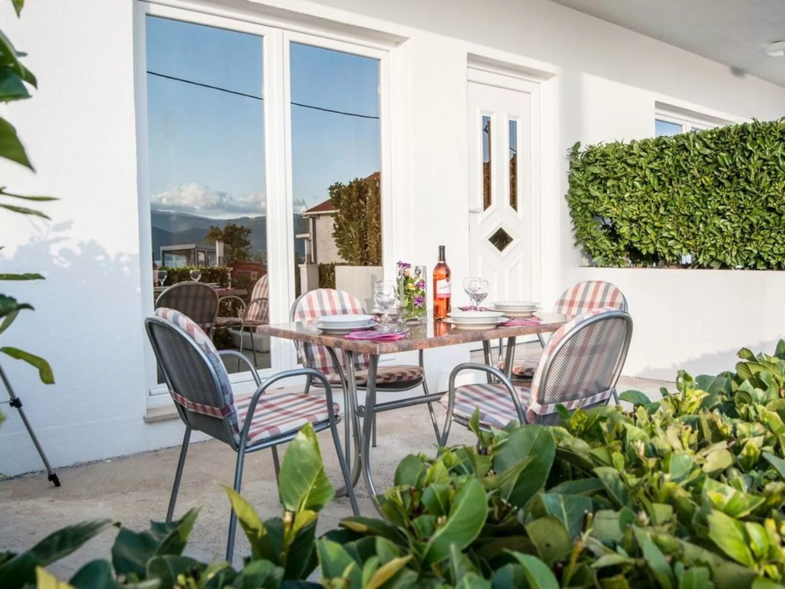 Moderne Ferienwohnung mit Meerblick-Draußen