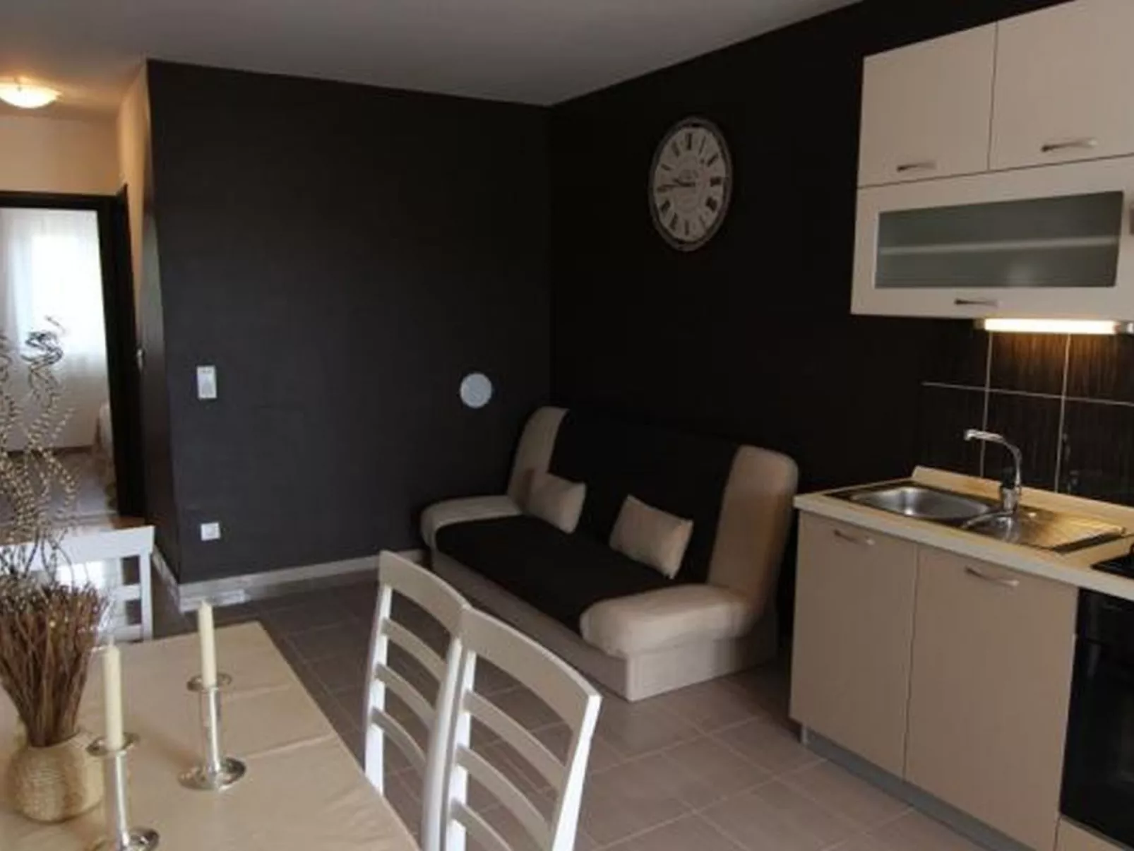 Wohnung Kim Brown - von TA Leut Agency-Image-tags.info