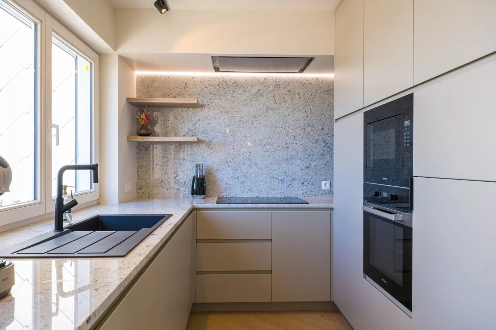 Lakme 0801-Kitchen