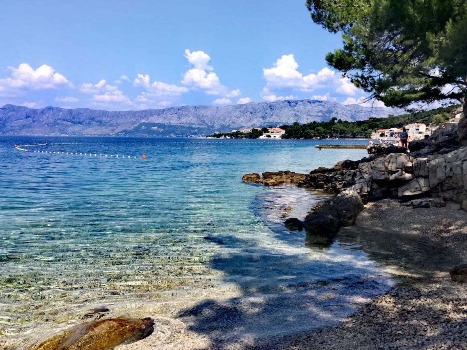 Hütte "Moj mir" mit Blick auf das Wasser-Dehors