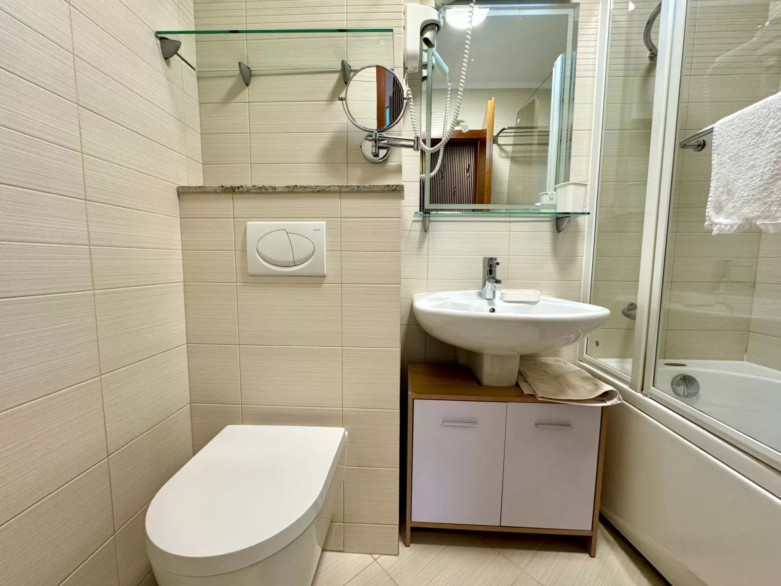 Apartment Golden Sun-Image-tags.info