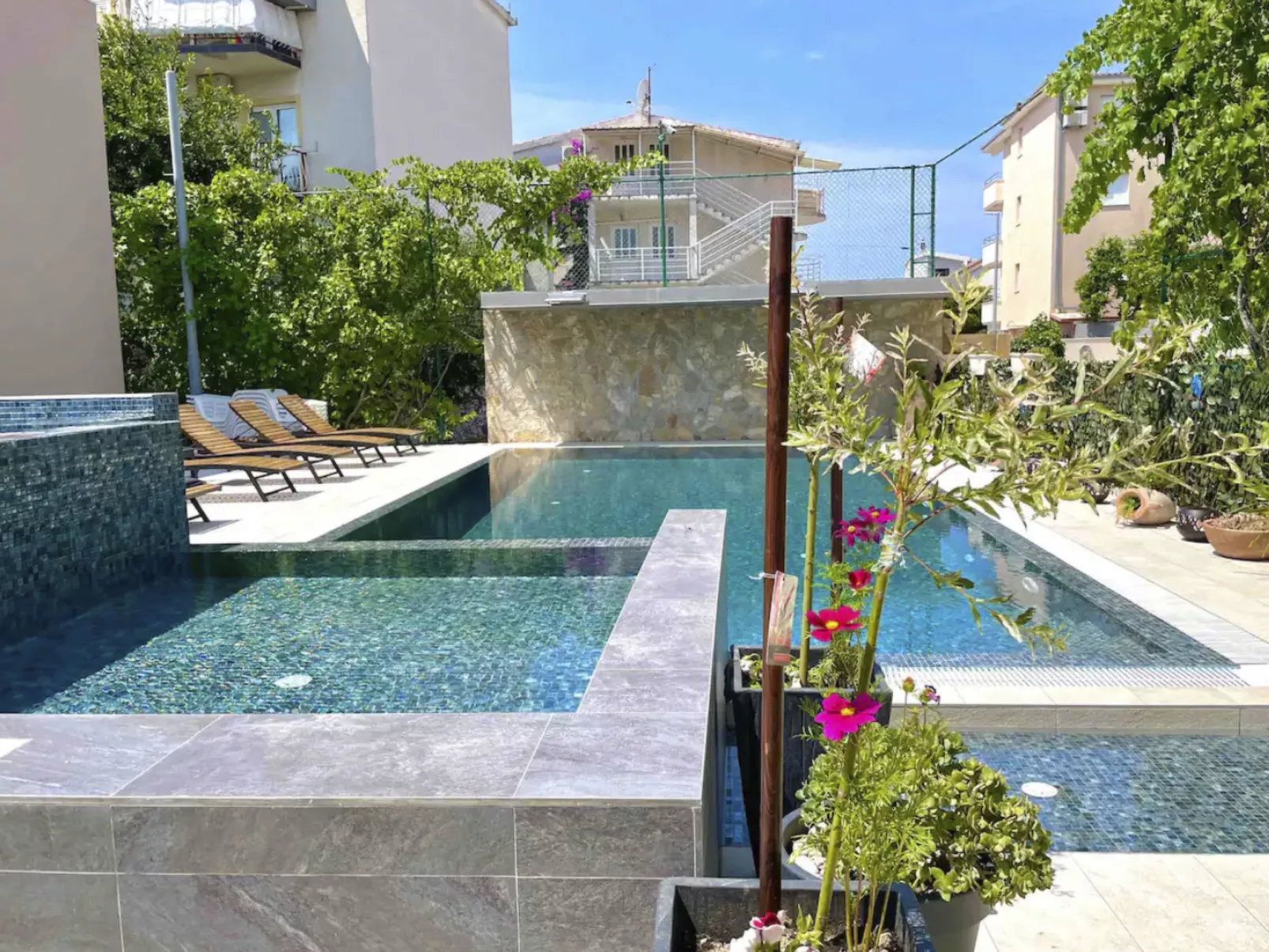 Charmante Wohnung A4 - Villa Ana-Draußen