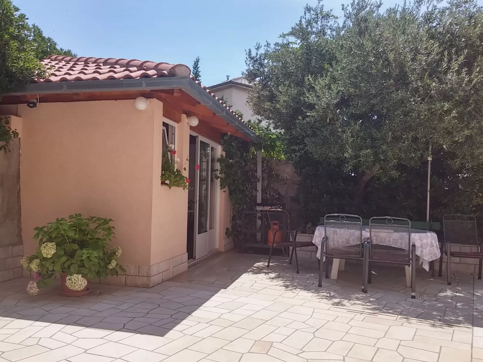 Katarina mit Garten und Grill-Outside