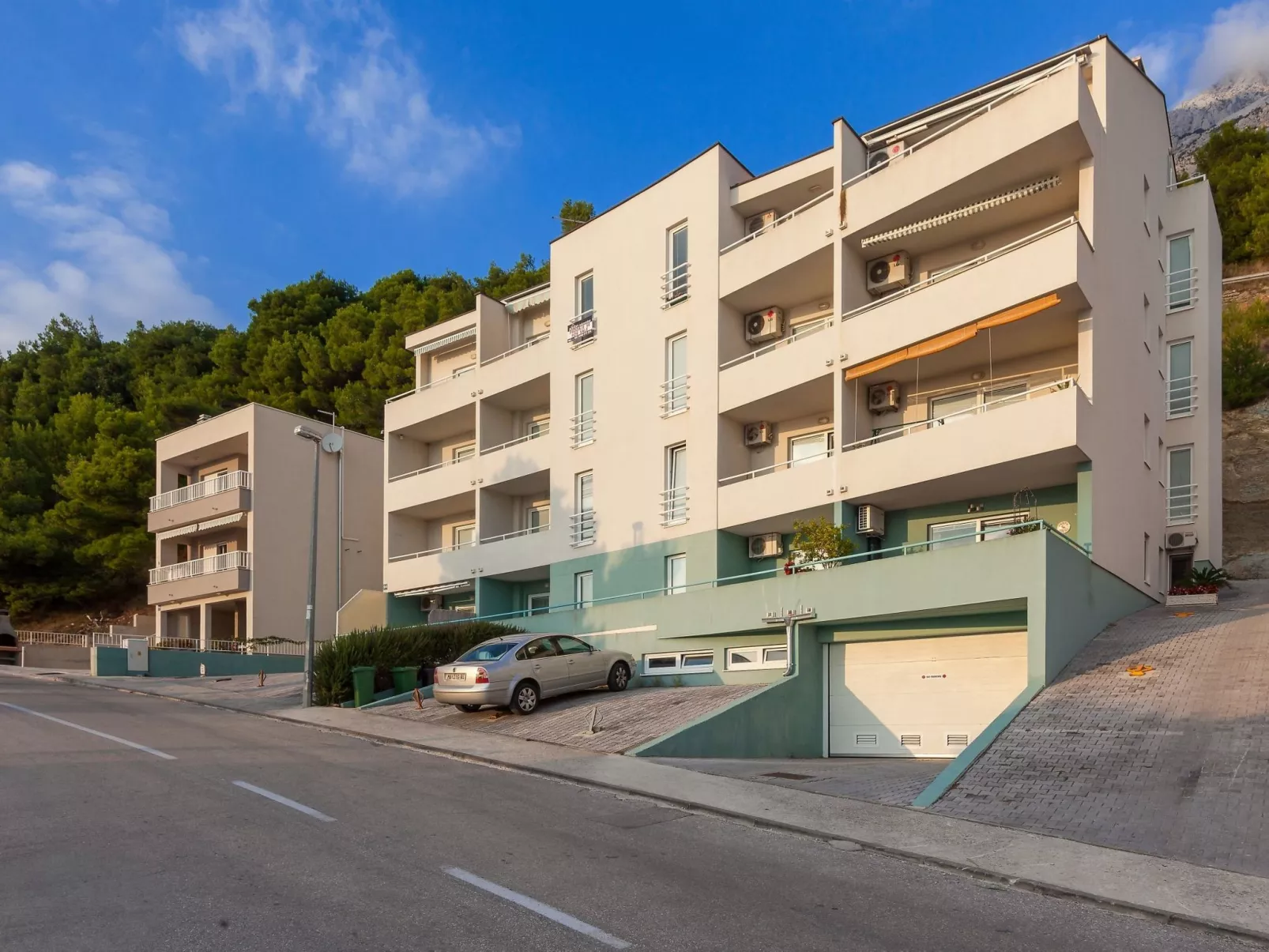Wohnung mit Blick auf das Wasser-Draußen