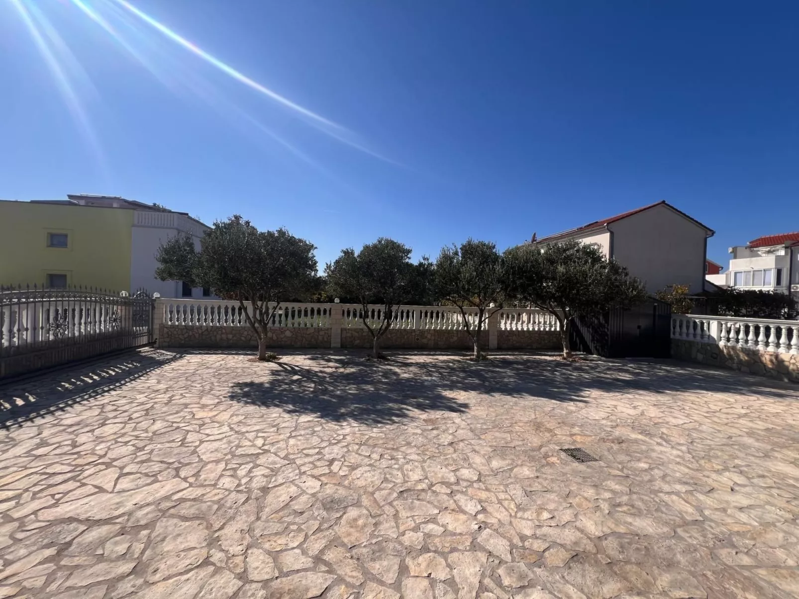 Wohnung "Ivić 2" mit Terrasse-Draußen