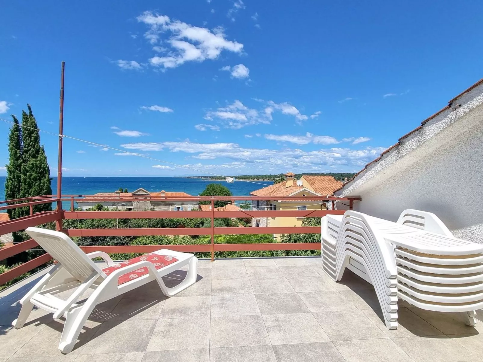 "Davor 8" direkt am Strand-Draußen