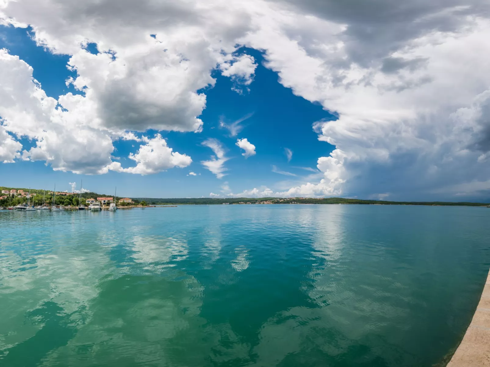 Mit Klimaanlage und Balkon-Draußen