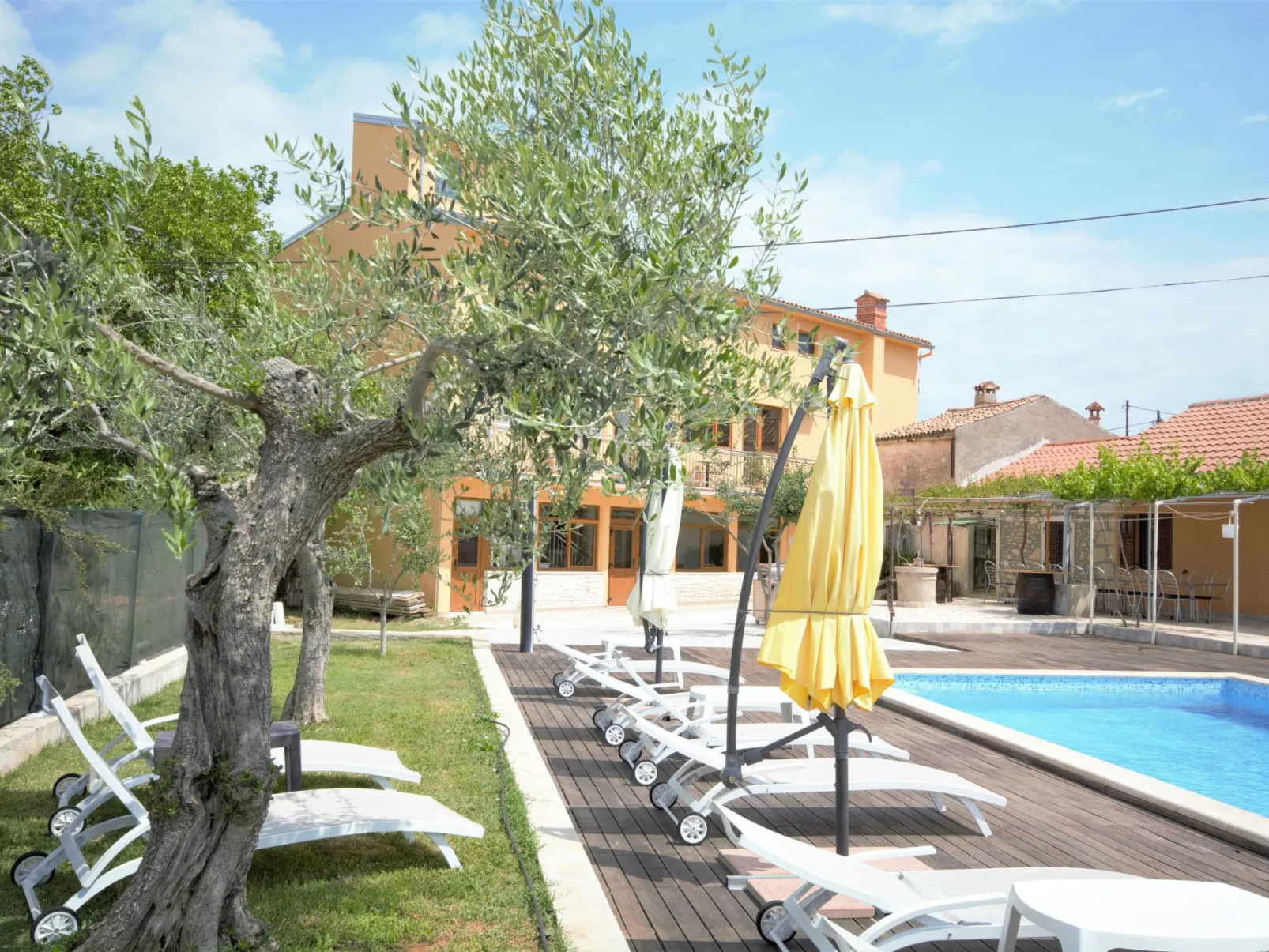 XXL-Ferienhaus "Cokuni" mit privatem Pool-Dehors