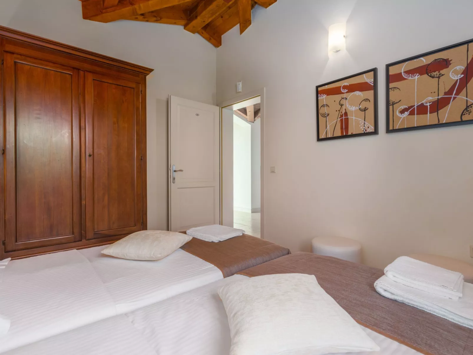 Ganz tolle Villa bis 12 Personen mit vielen Extras-Inside