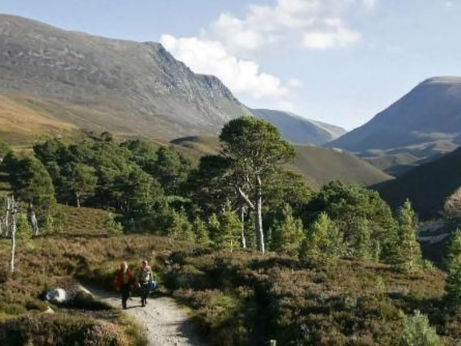 Großes, schottisches Landhaus an der Whiskystraße-Draußen