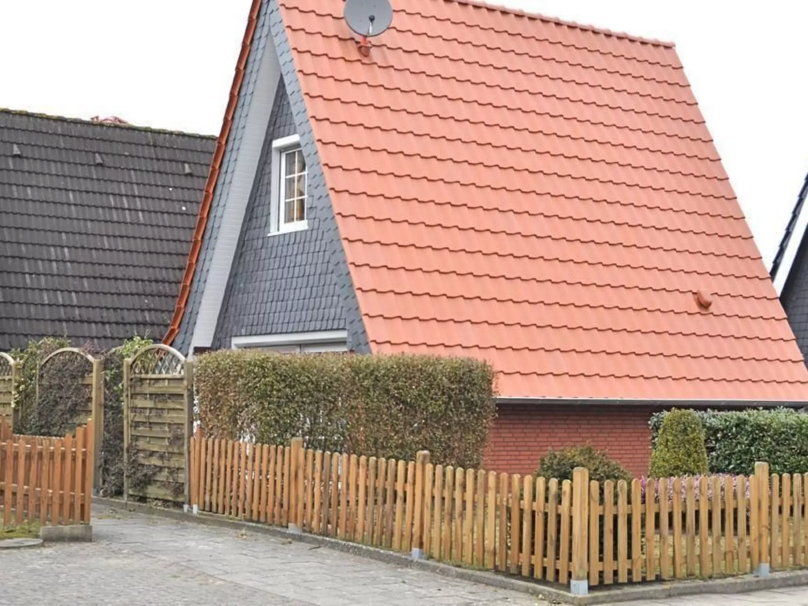 Sonniges Ferienhaus hinter dem Deich-Draußen