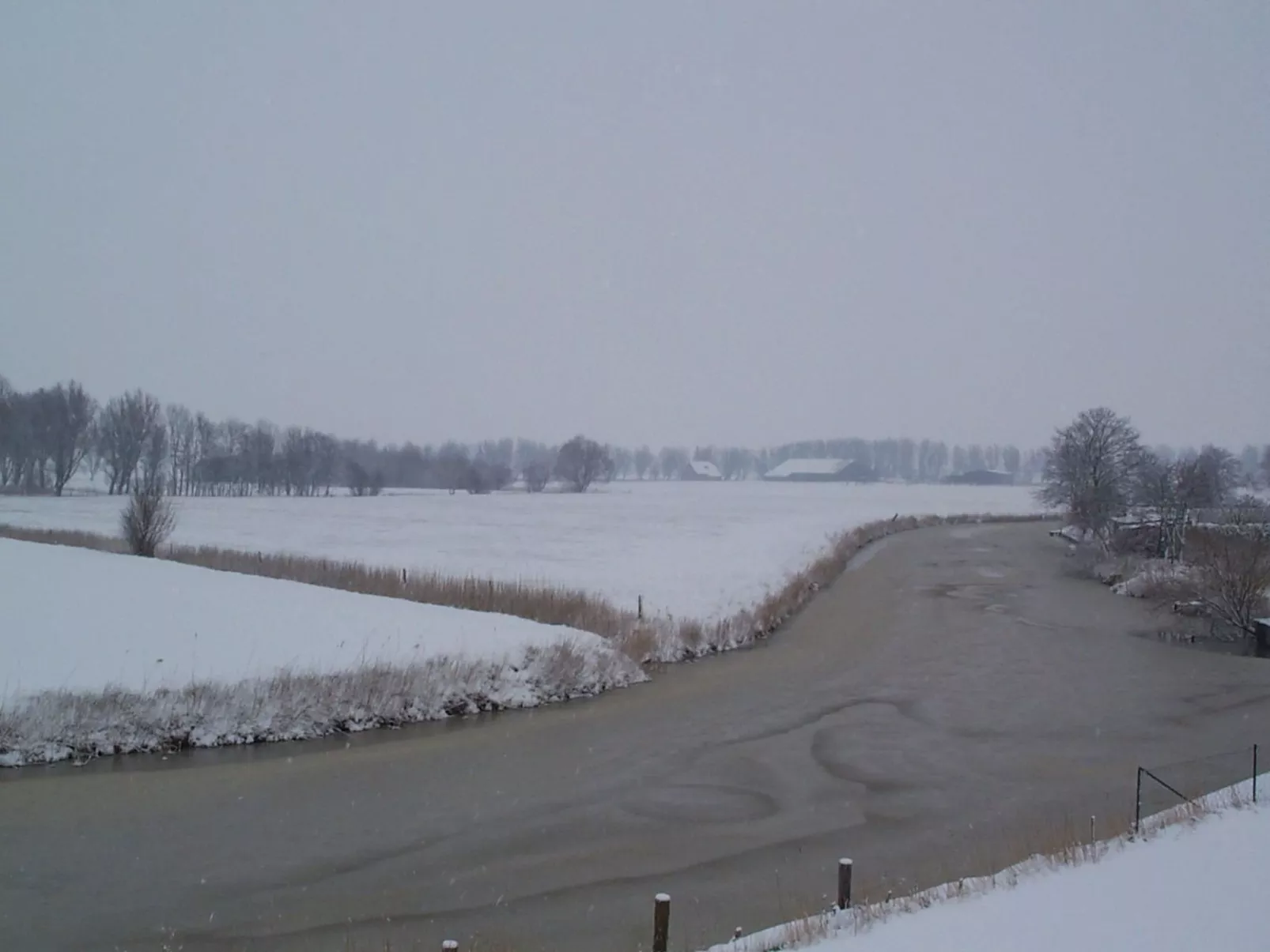 In Grimersum mit Schöner Terrasse-Dehors