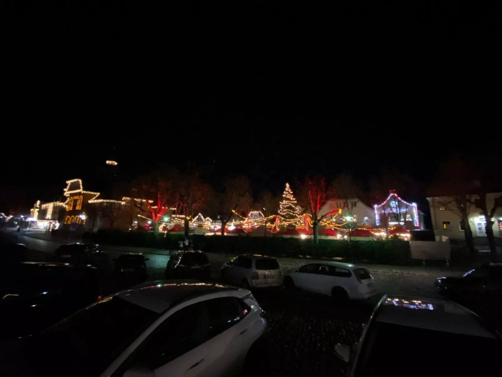 In ruhiger Lage mit großem Balkon-Dehors
