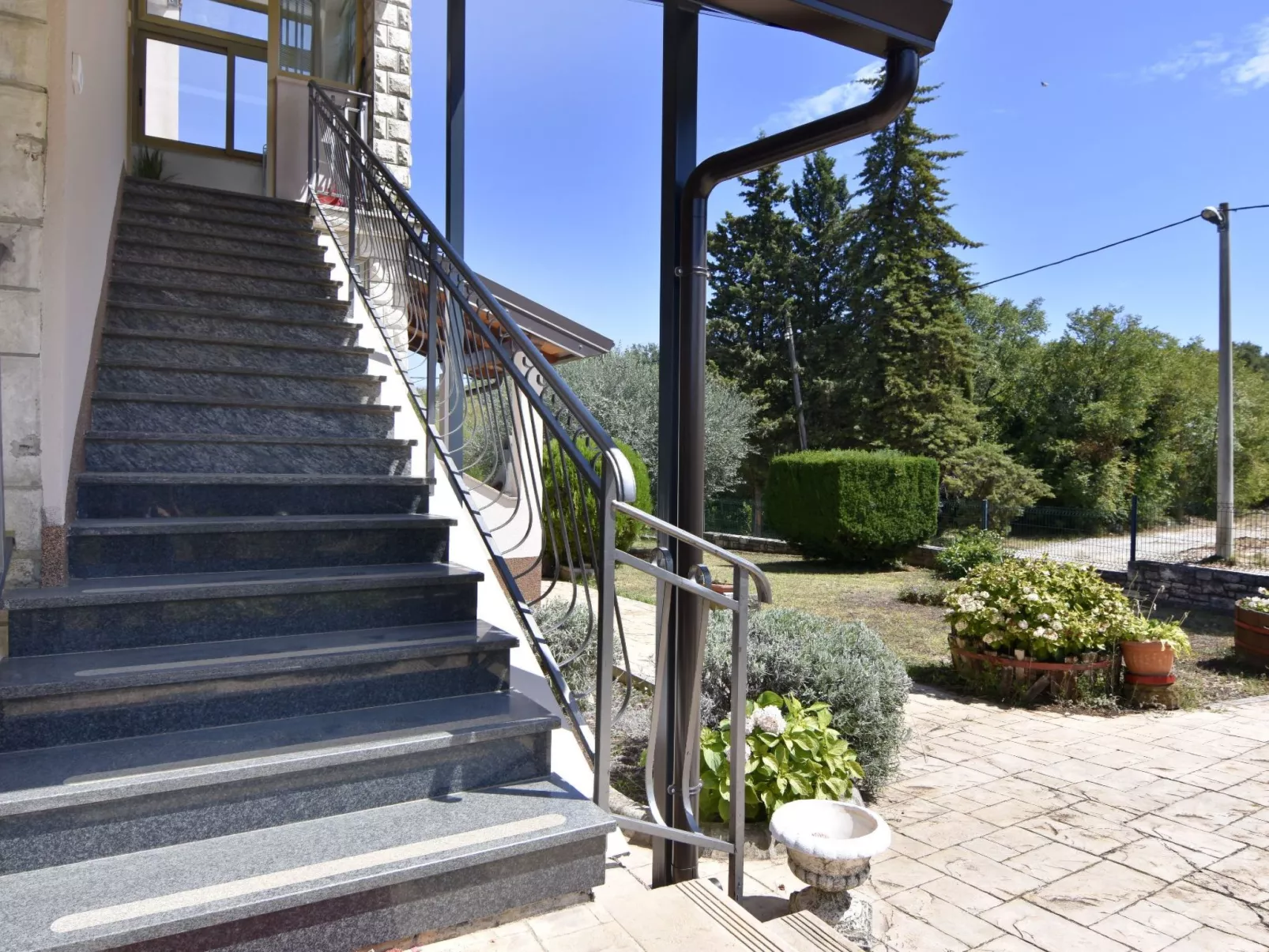 Maria Picudo-Outside