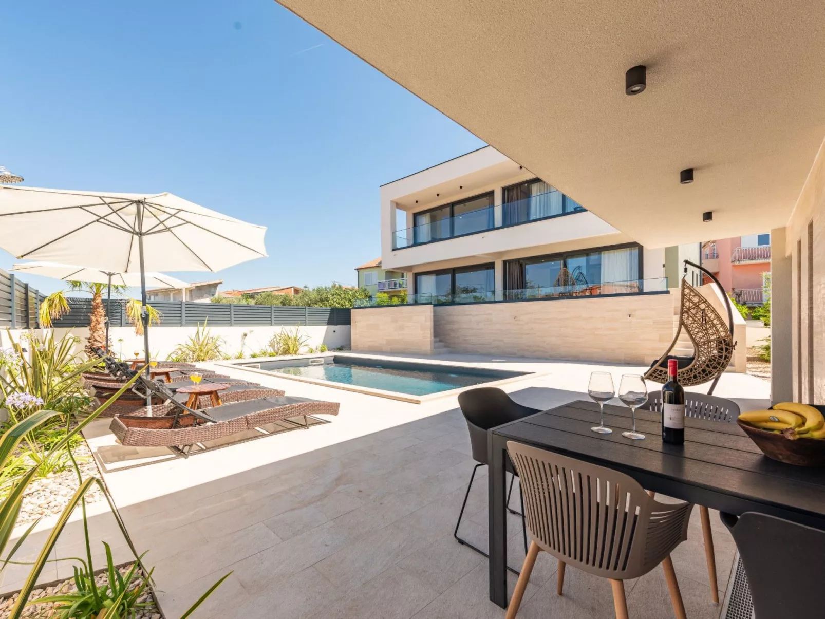 Villa Niksun-Outside