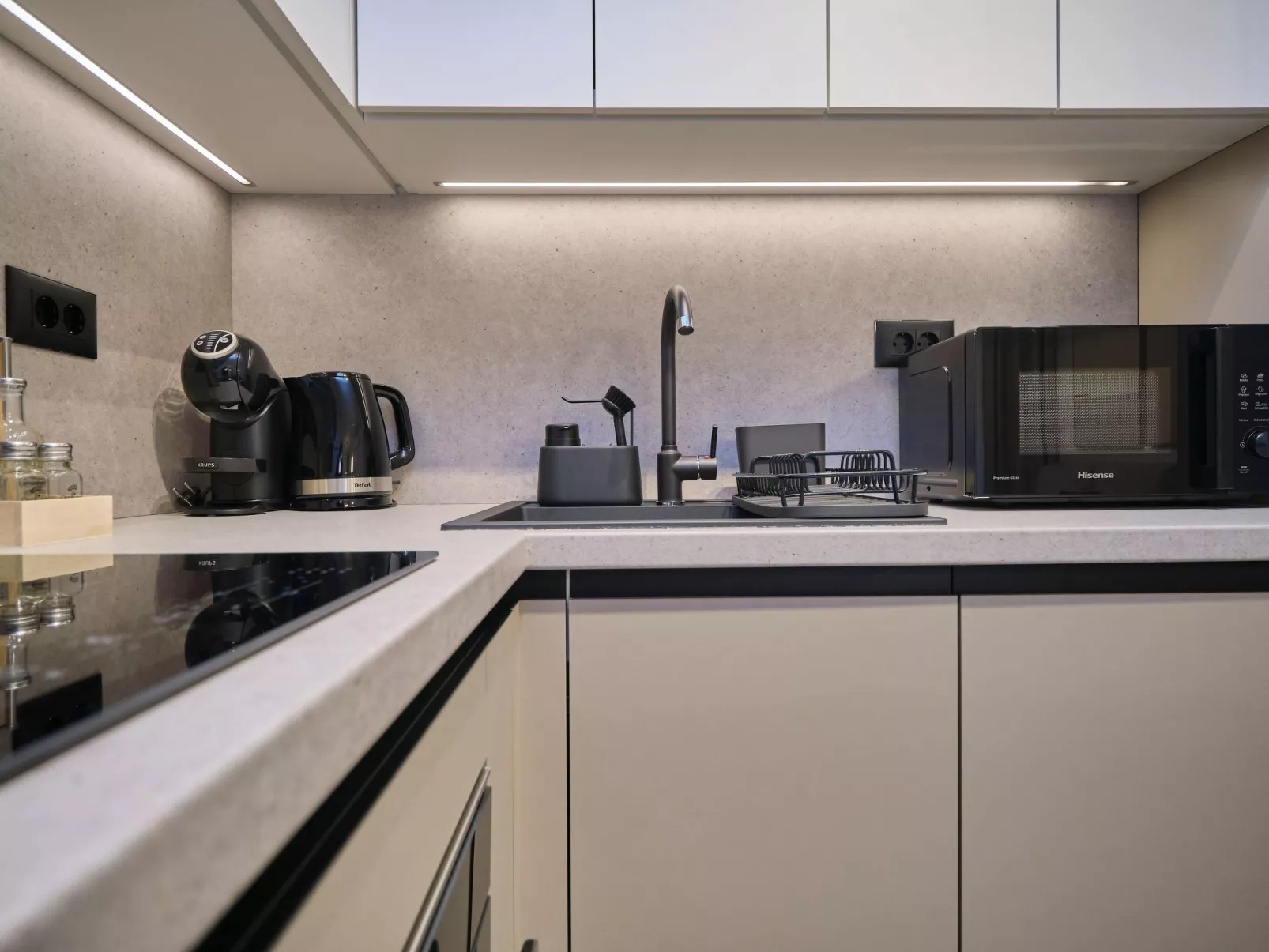 "Splitful Apartment" - Dedans