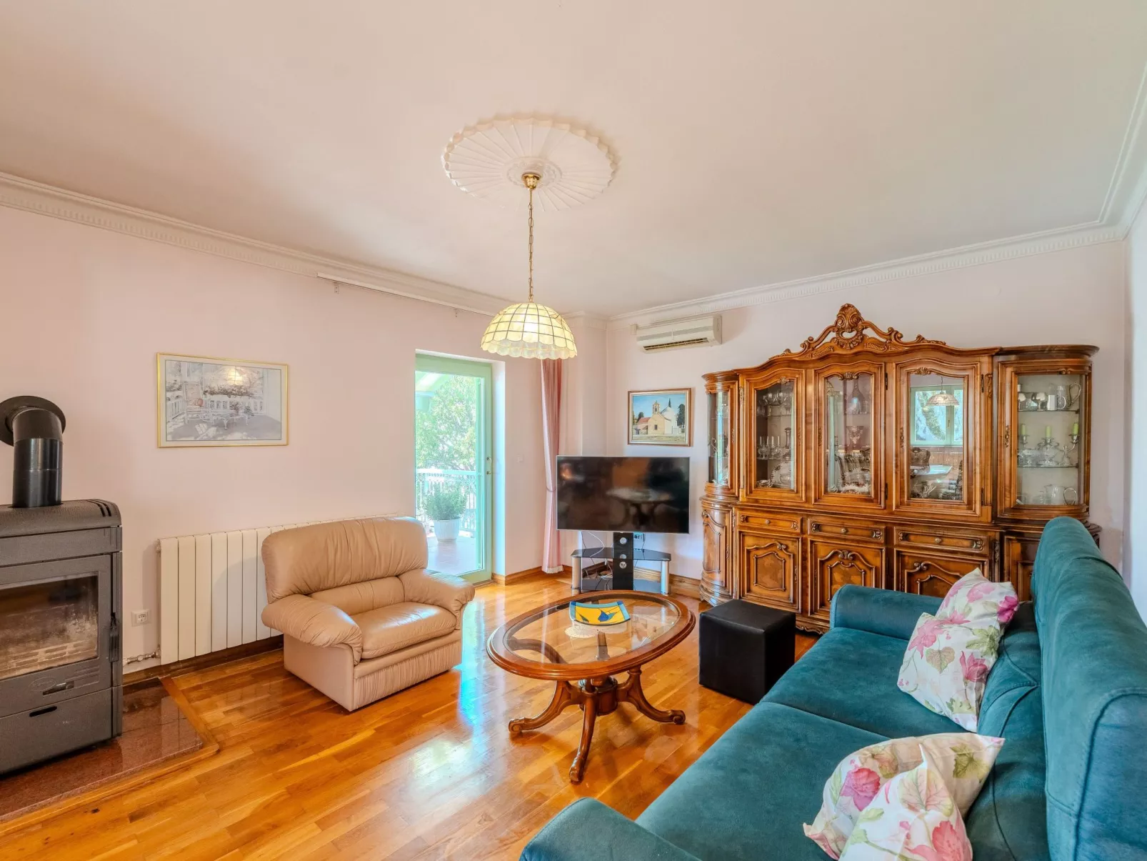 Gartenvilla am Meer Kožino-Drinnen