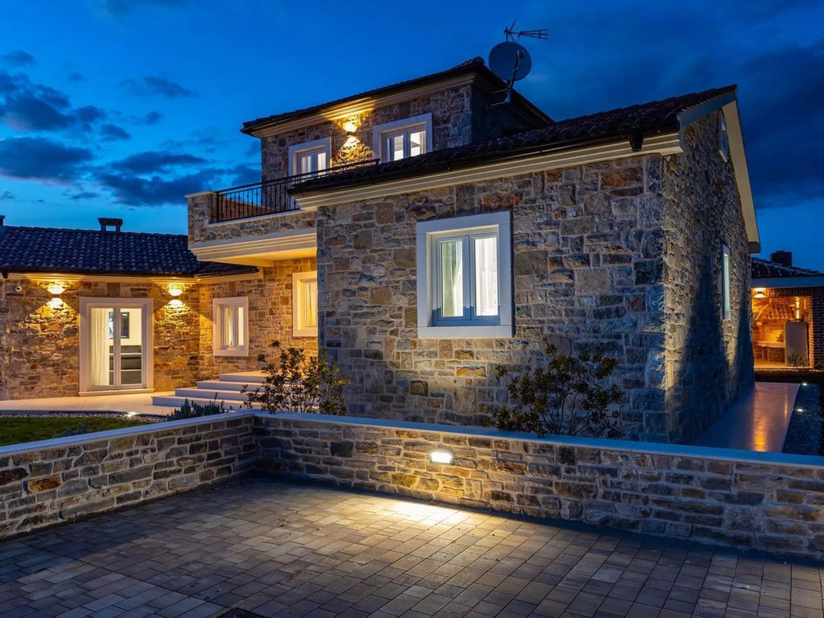 Dalmatinische Villa "Bocagnazzo" mit Pool-Draußen