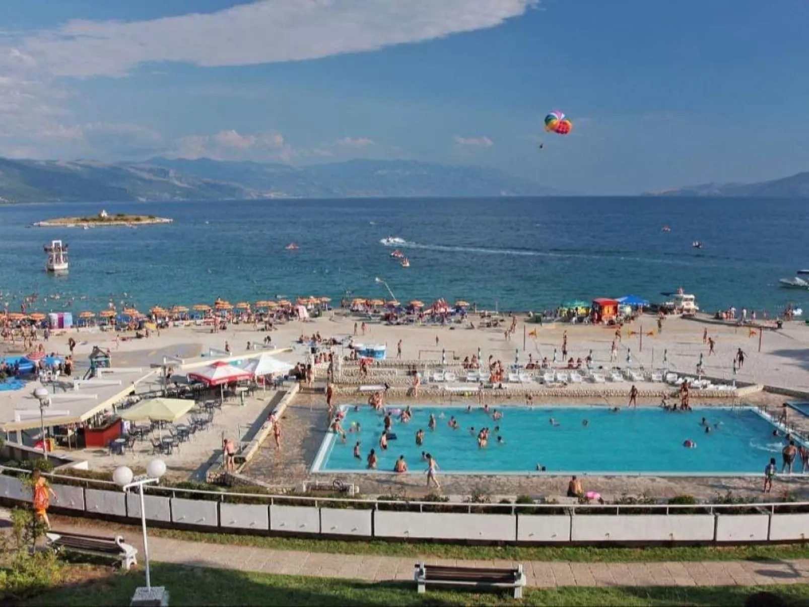 Appartement mit Balkon und Meerblick-Dehors