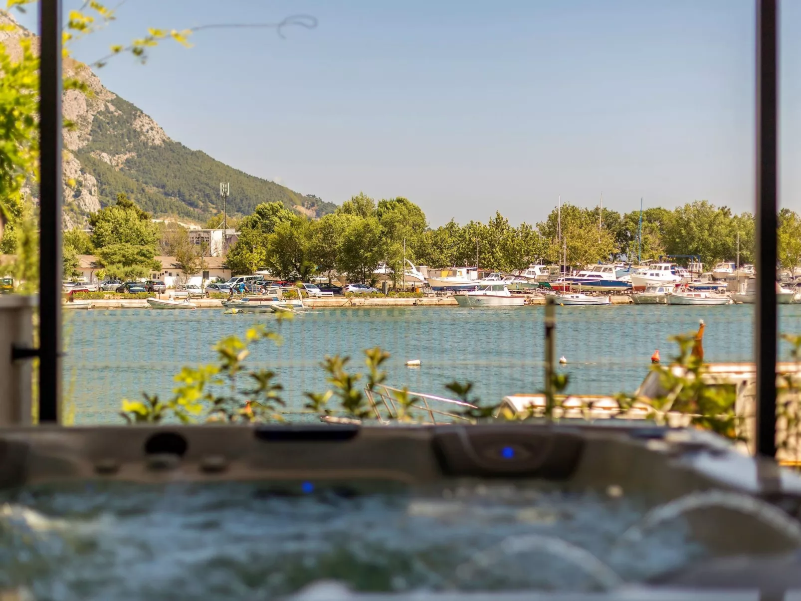 Luxus-Apartment mit Whirlpool-Draußen