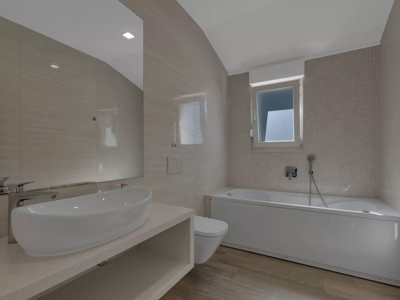 Mit Privatpool für 8 Personen  + 2 Kinder ca. 450 m&sup2; in Bast, Dalmatien (G-Dedans