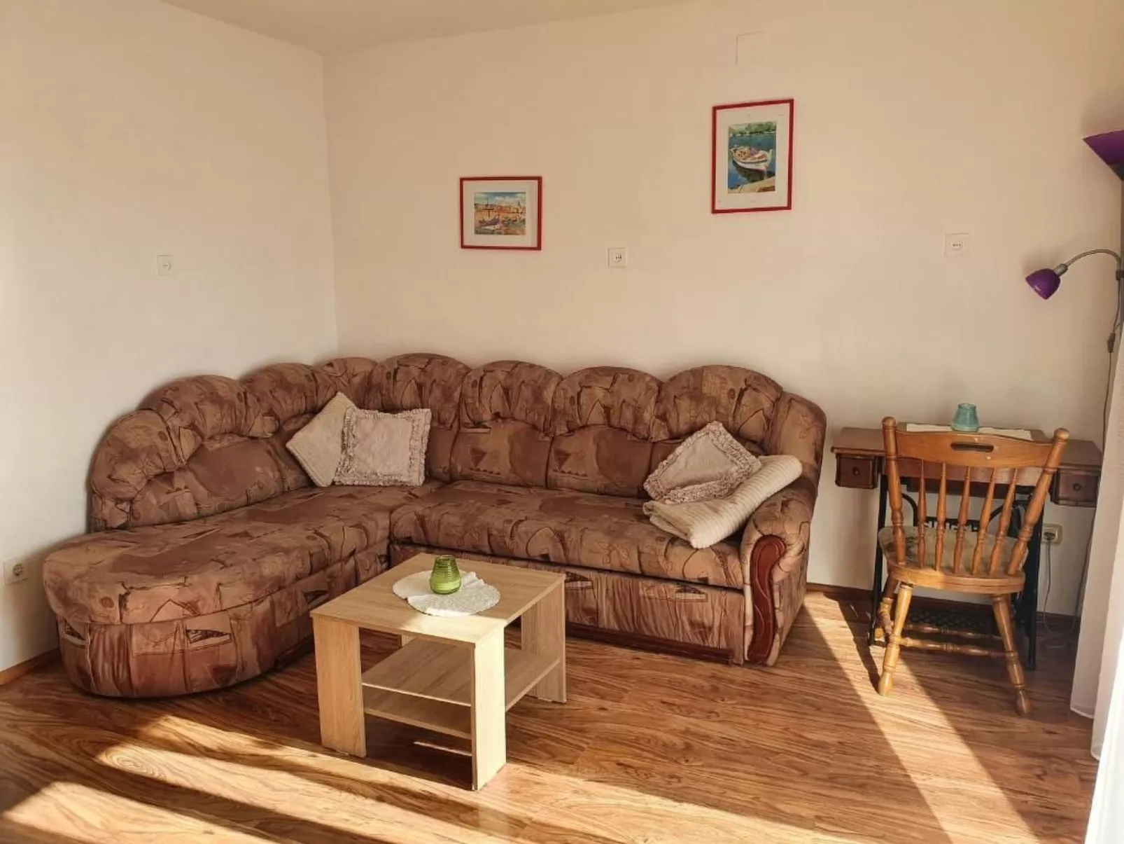 "Nikica" mit Blick auf das Meer-Inside