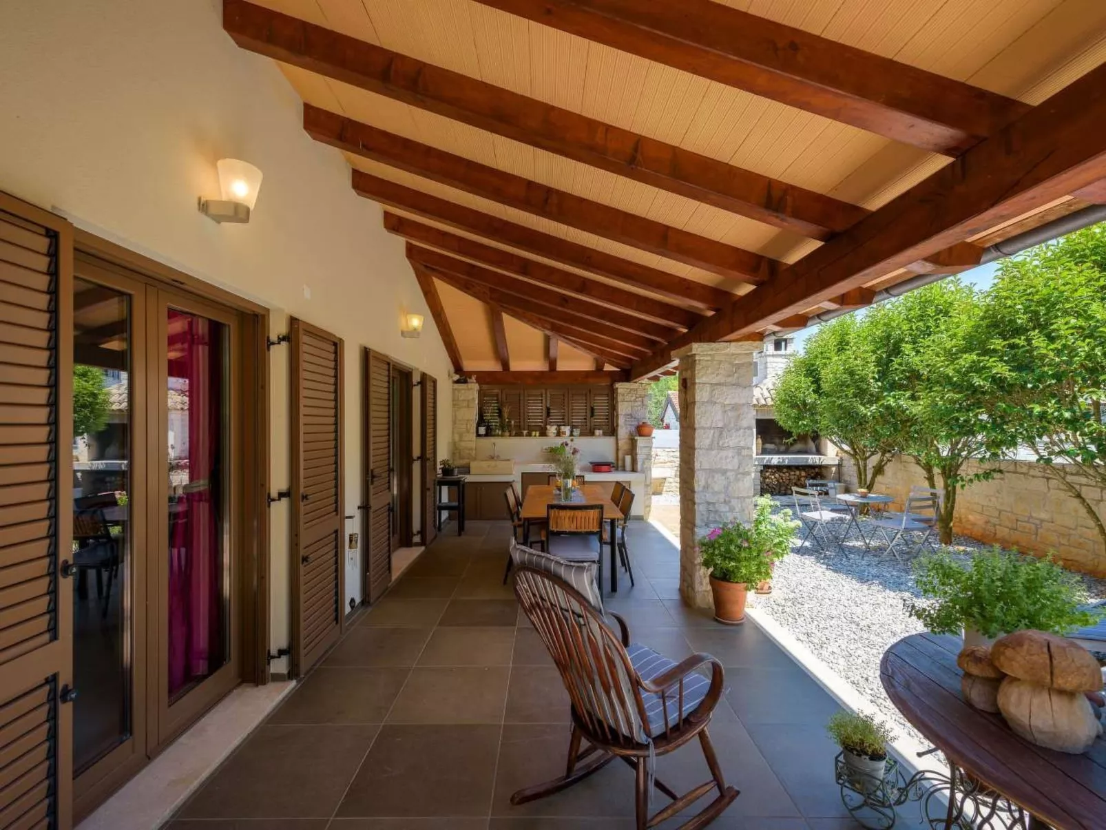 Villa Crystal-Draußen