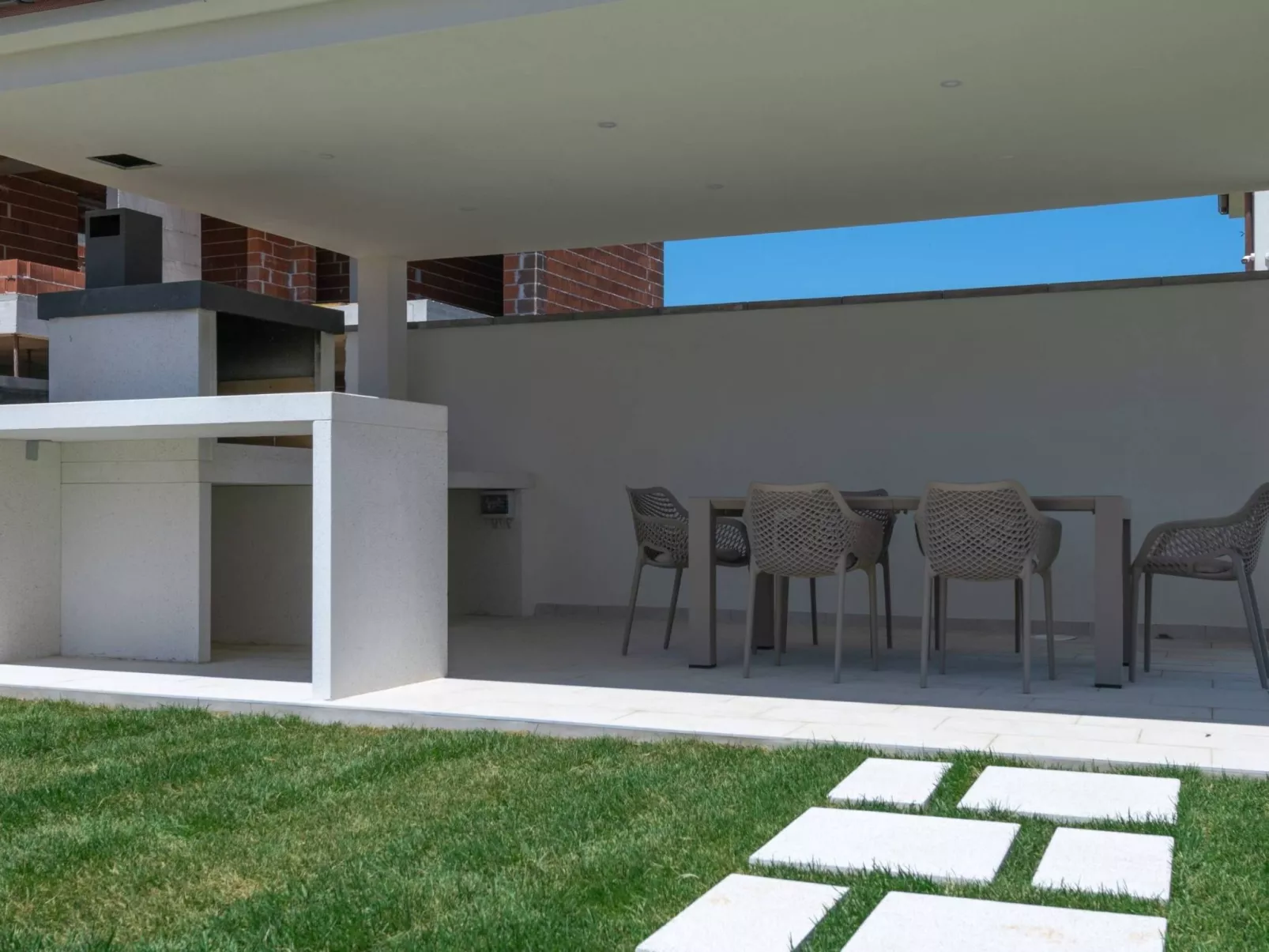 Für 7 Personen und 1 Kind in Vodnjan, Istrien (Istrische Riviera)-Dehors