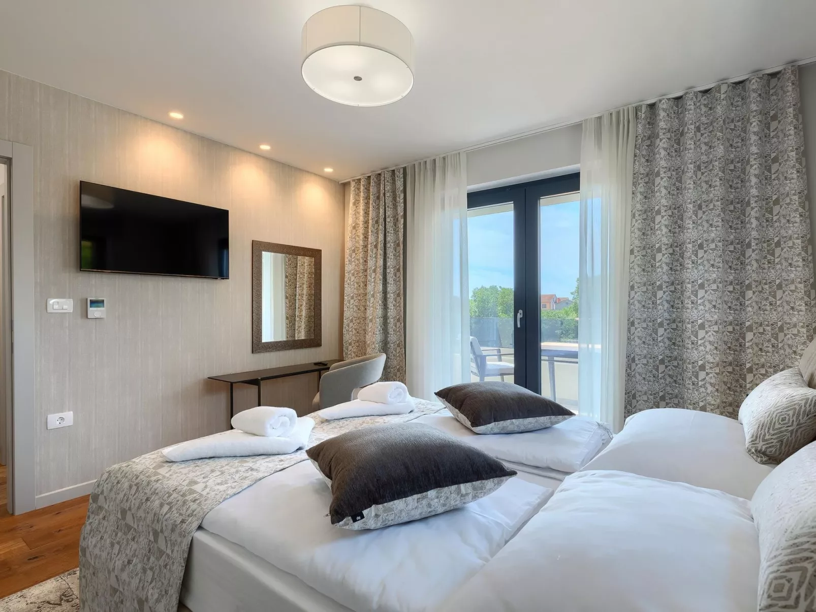 Villa Cascada-Image-tags.info