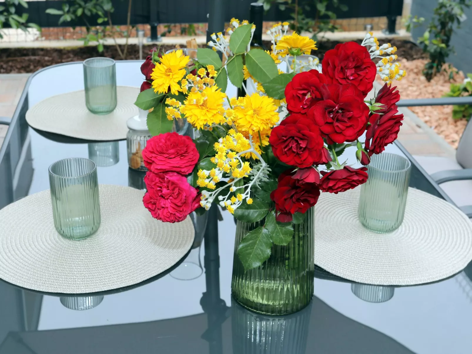 Luxus-Appartement mit Jacuzzi, Parkplatz und Garten-Outside