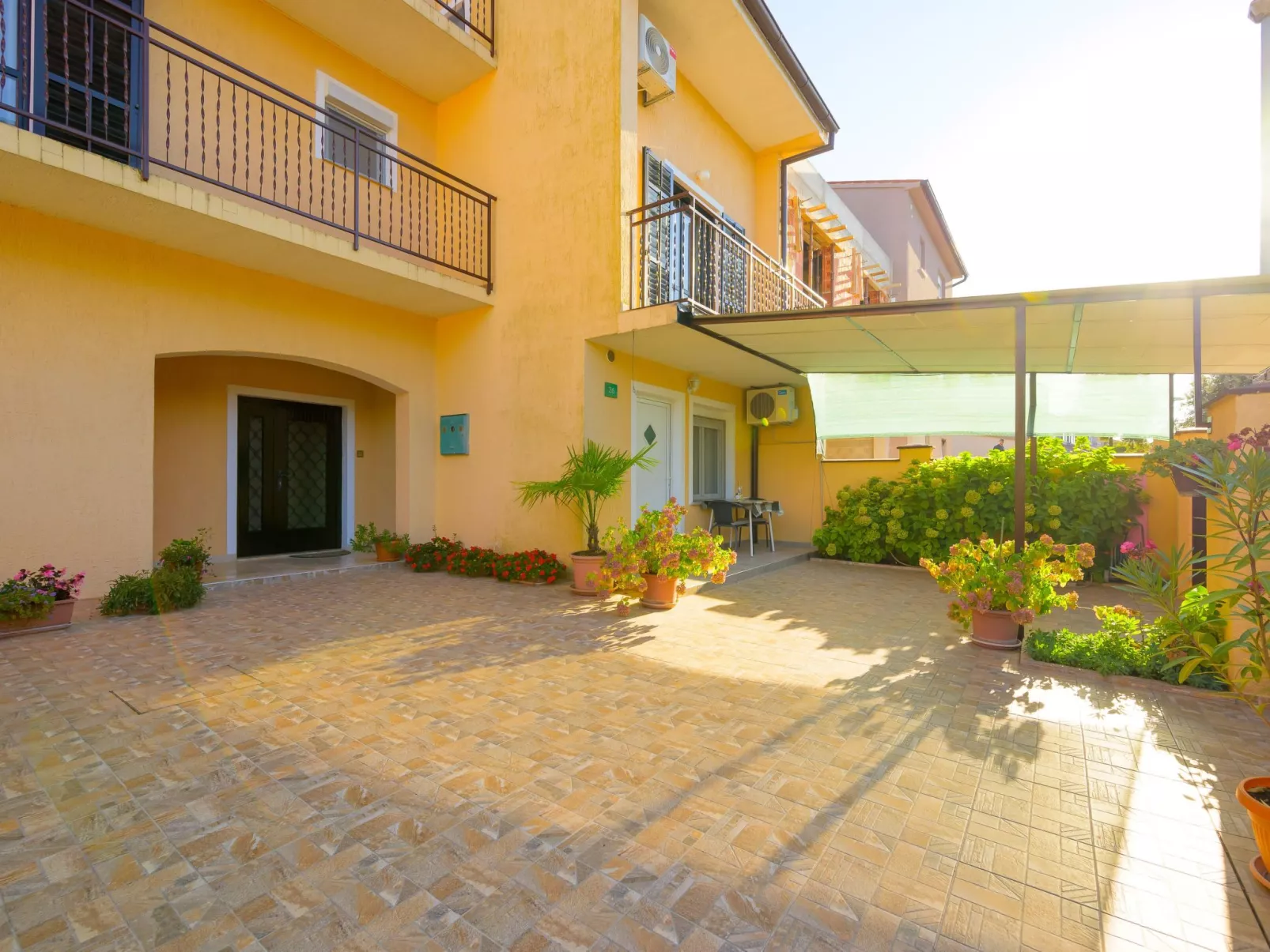 Ruhig gelegene Ferienwohnung 7-Dehors