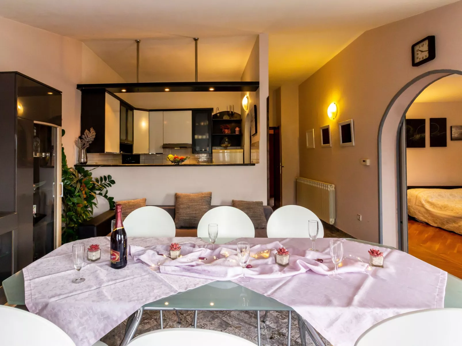 Ferienappartement Edi mit zwei Balkonen-Drinnen