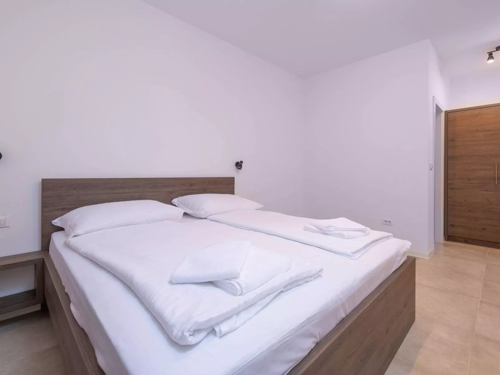 Luca-Image-tags.info