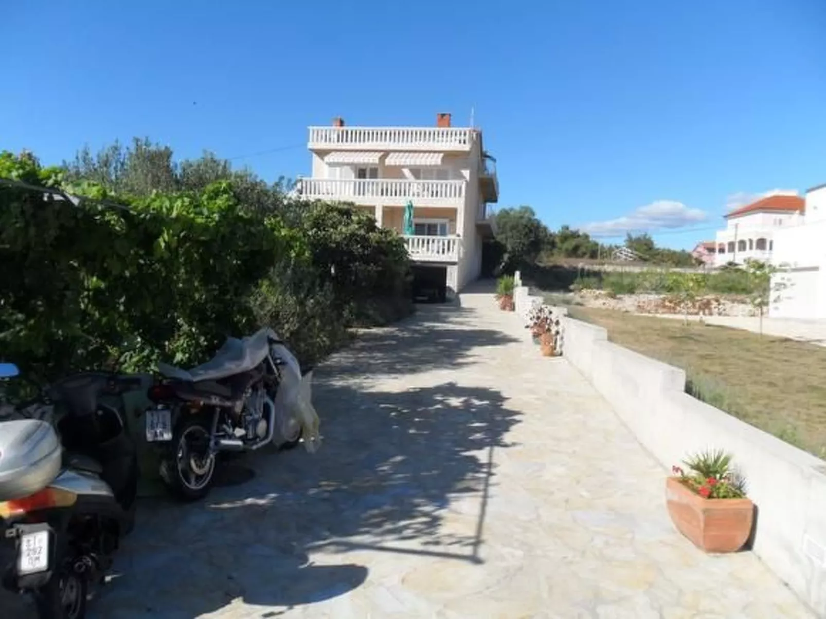 Wohnung in Šibenik mit privatem Parkplatz-Draußen