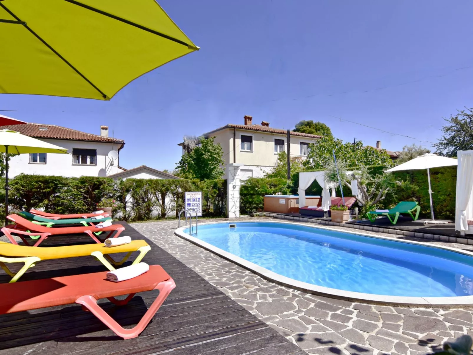 Apartment Nika1 Umag mit Pool und Whirlpool 400 Meter vom Strand entfernt - Outside