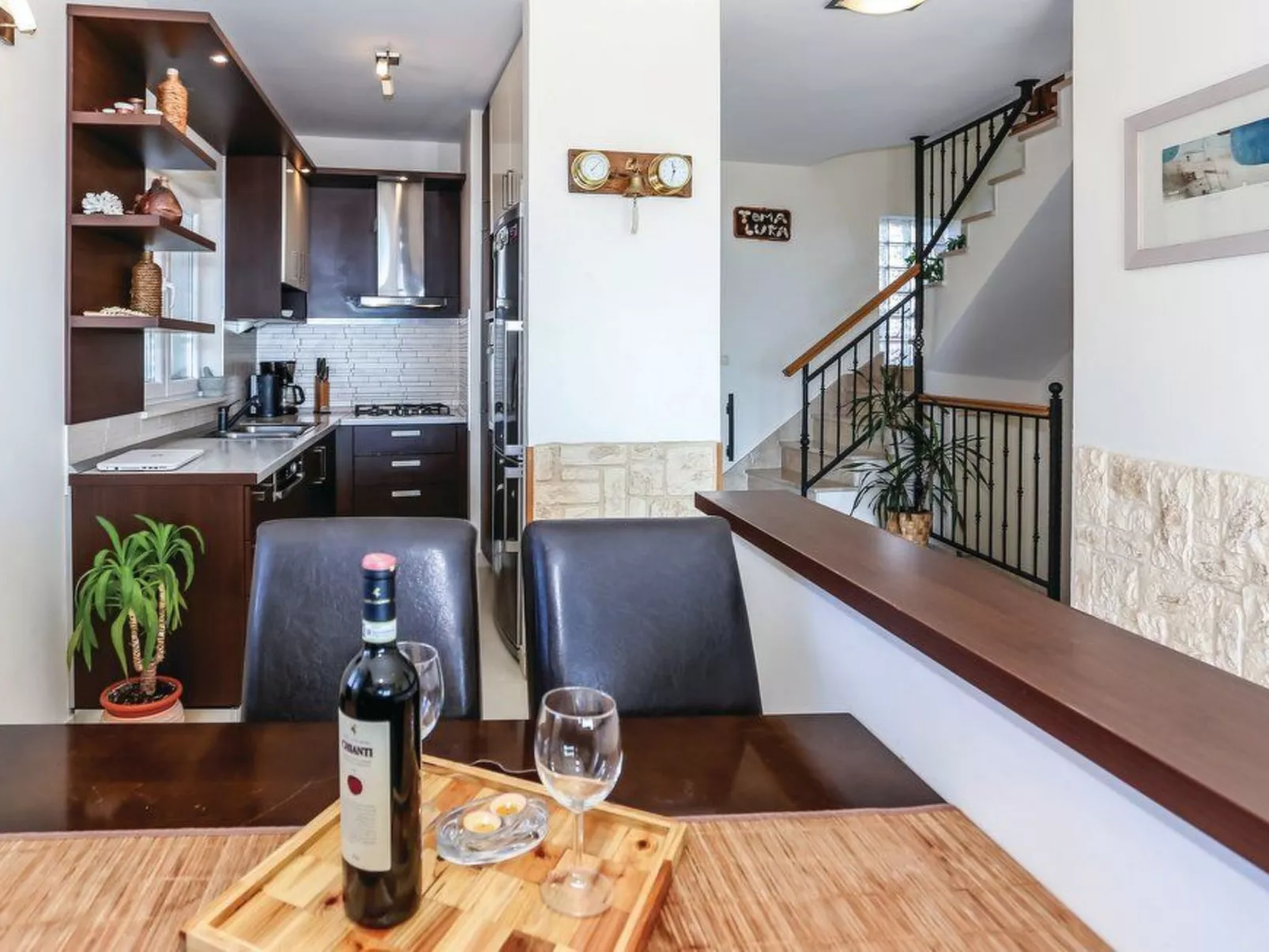 "Villa Petar" mit Infinity Pool-Drinnen