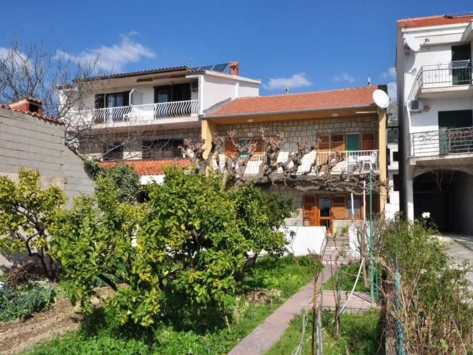 Maric mit Terrasse und Balkon-Dehors
