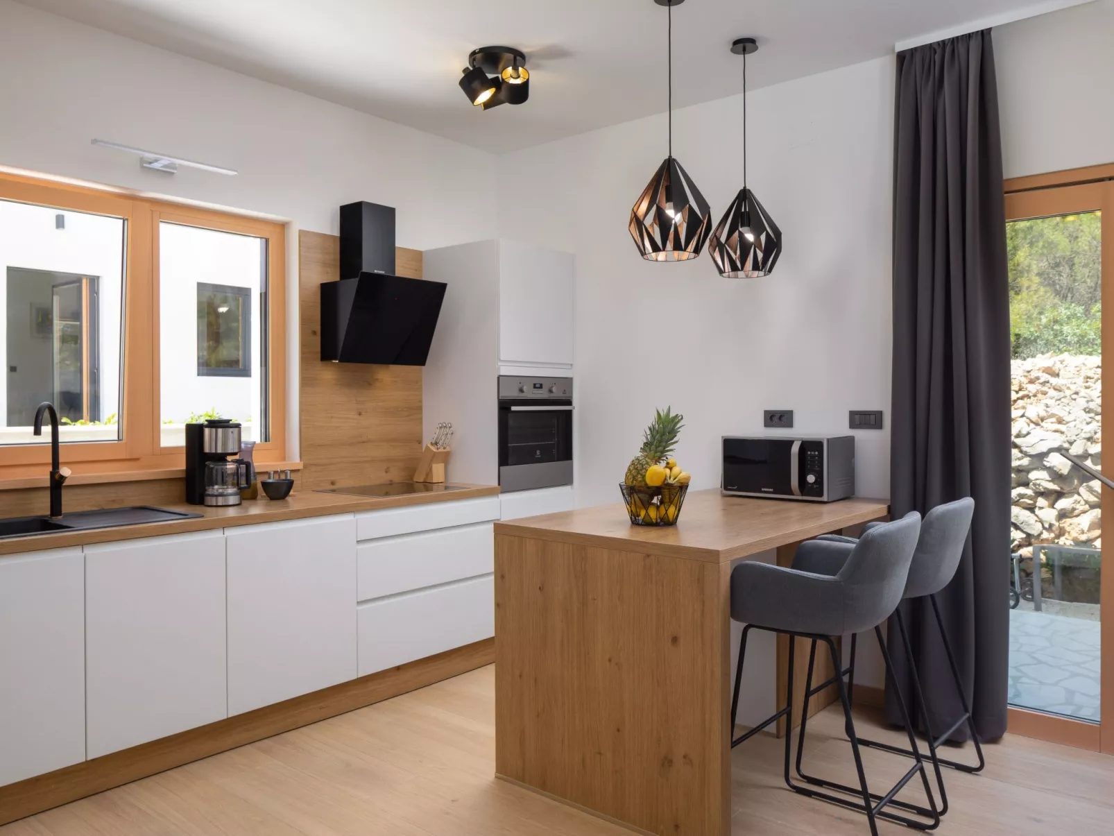 Für 10 Personen in Sria-Inside