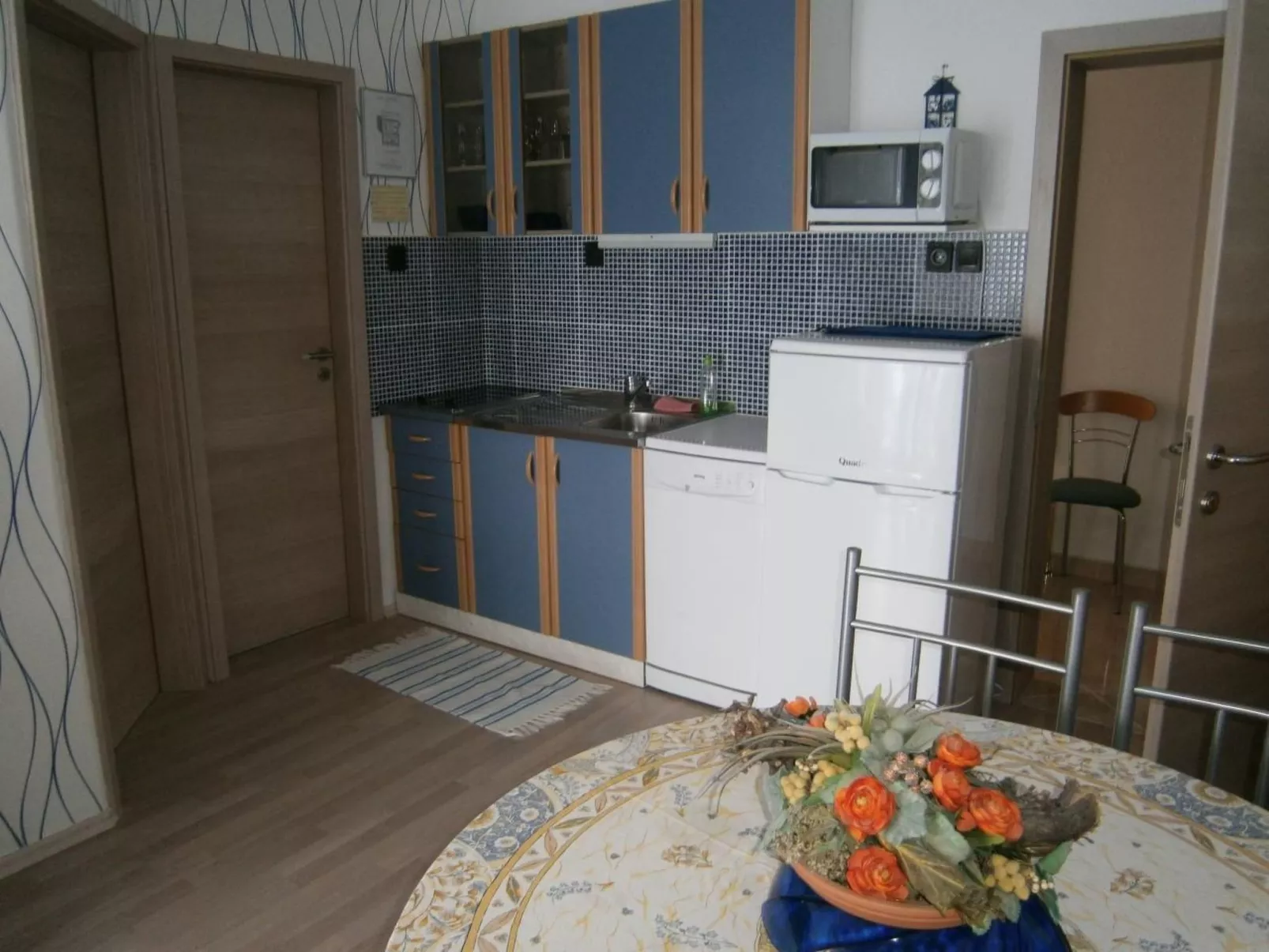 Appartement für 2-3 Personen mit Balkon und Gemeinschaftspool-Drinnen