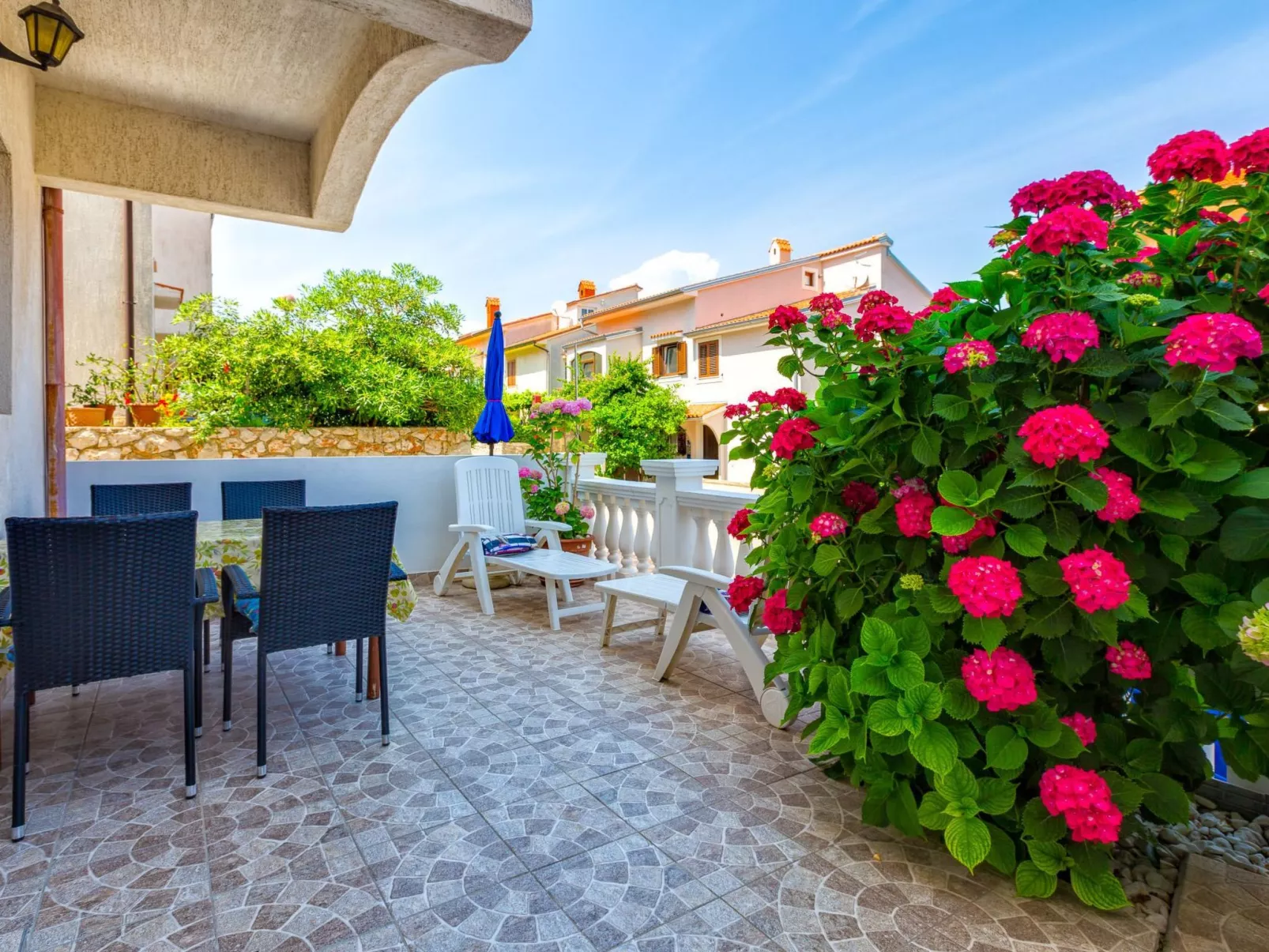 Tolles Appartement Meri 3 mit Grill und Garten-Outside