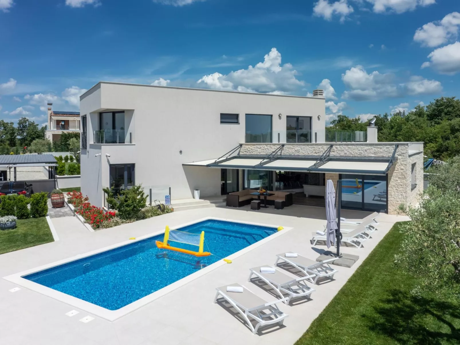 Villa EmMa mit 5 Schlafzimmern und beheiztem Pool