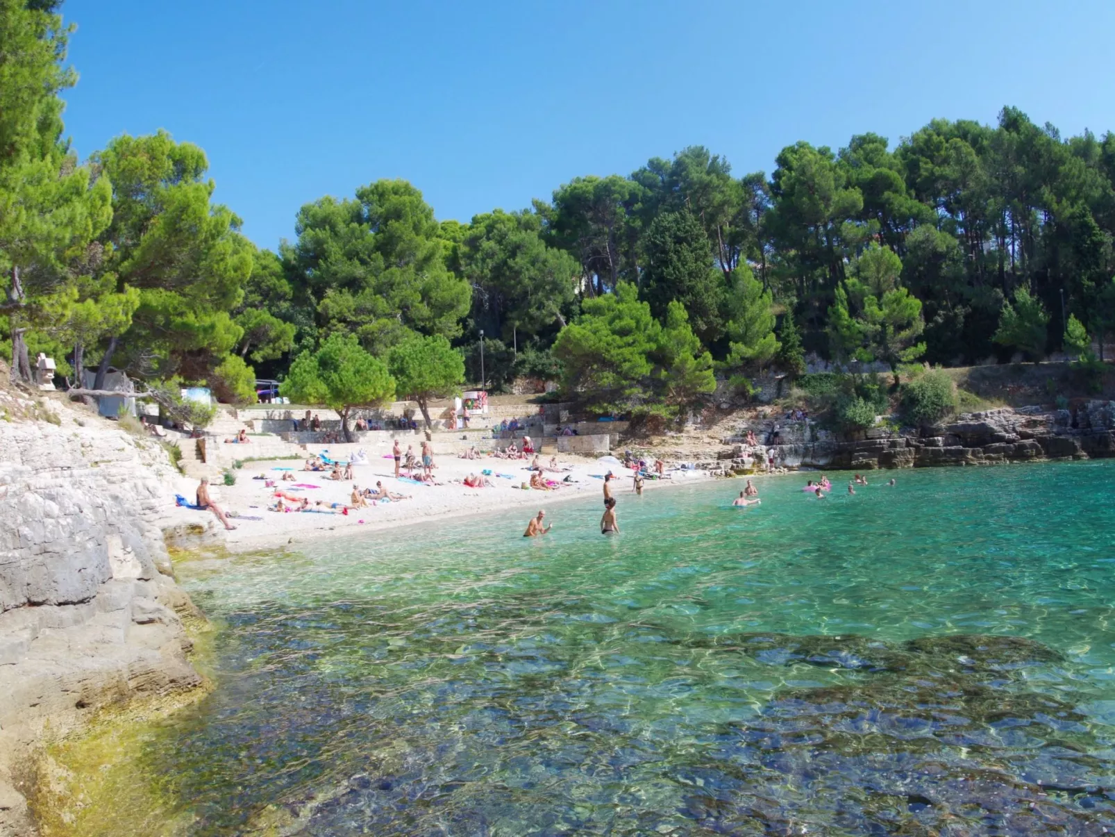 "Dunja", Pula-Dehors