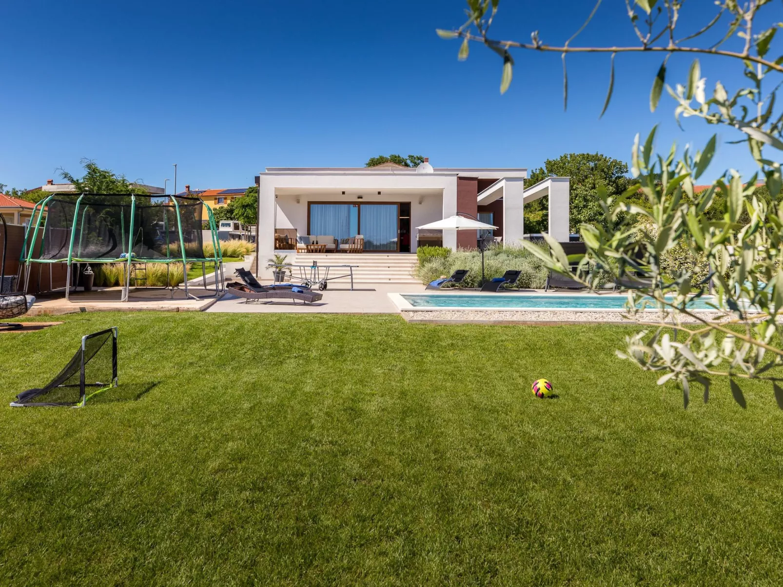 Villa Grofica, beheizter Pool, Taverne, Strandnähe-Image-tags.info