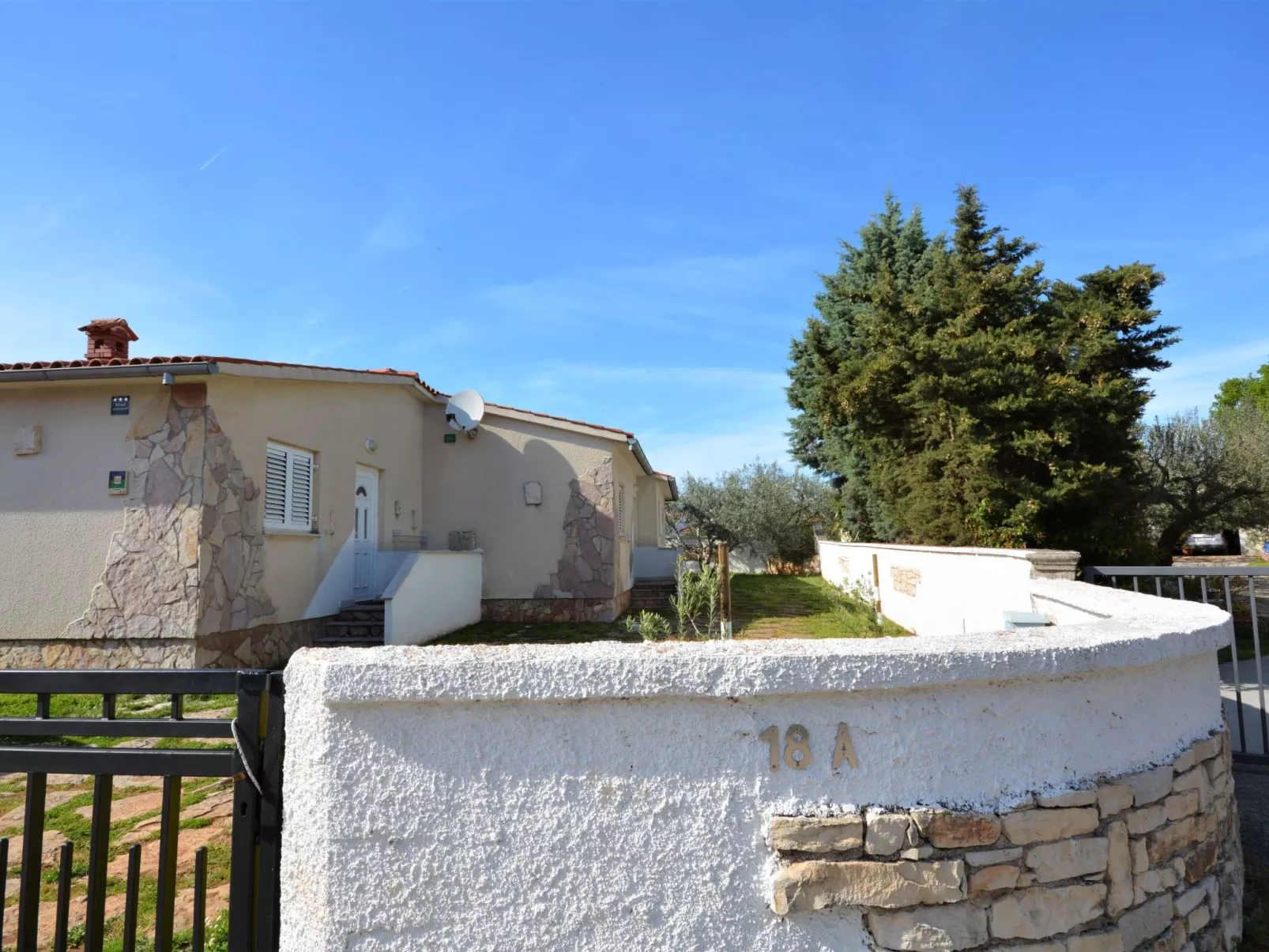 Villa Vallelunga-Outside