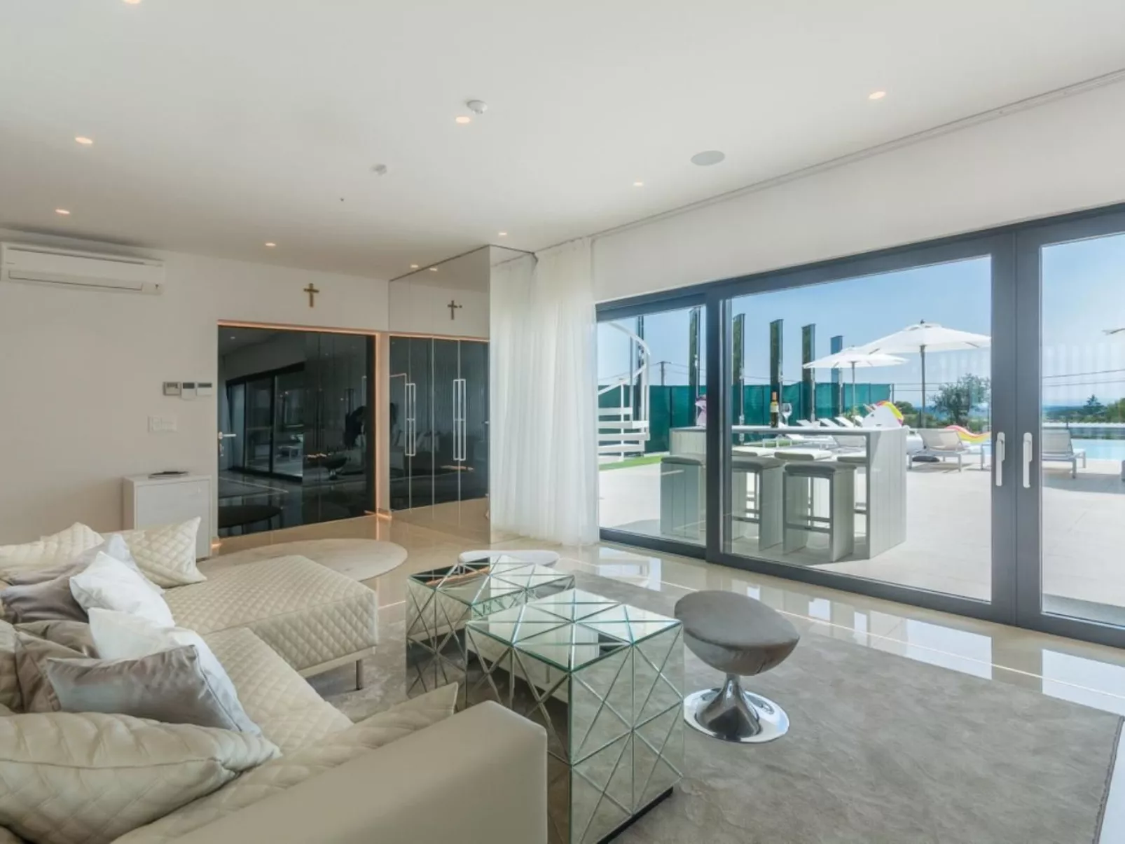 Villa Gabrijela für 10 Personen in Valentići-Inside